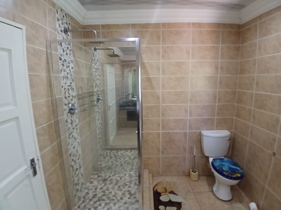 6 Bedroom Property for Sale in Edleen Gauteng