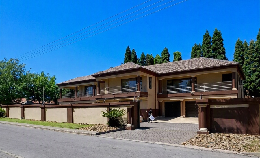 6 Bedroom Property for Sale in Edleen Gauteng