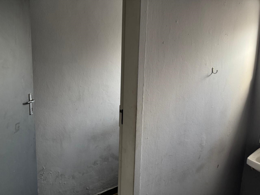 To Let commercial Property for Rent in Anderbolt Gauteng