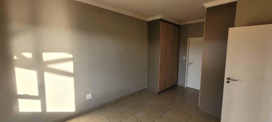 To Let 2 Bedroom Property for Rent in Six Fountains Estate Gauteng
