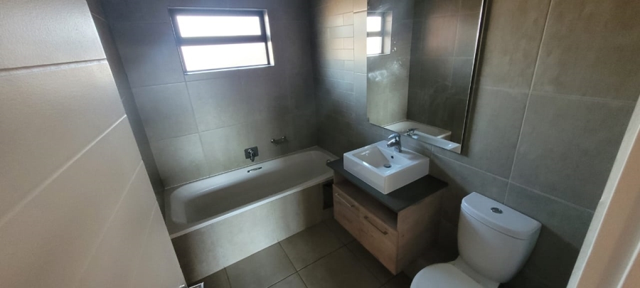 To Let 2 Bedroom Property for Rent in Six Fountains Estate Gauteng