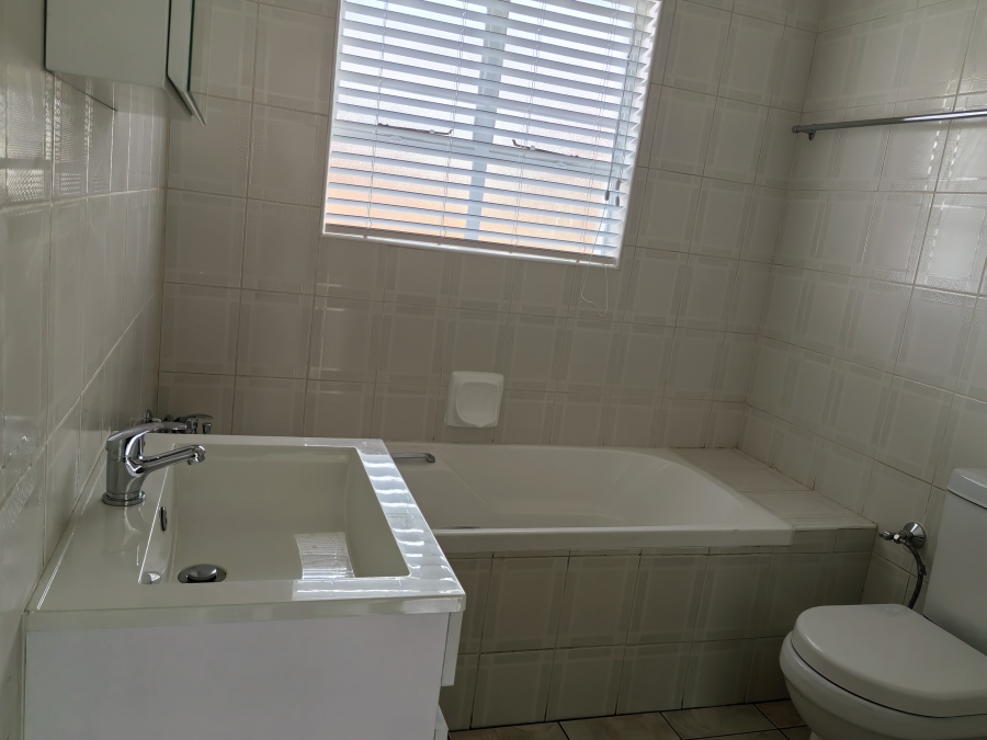 To Let 2 Bedroom Property for Rent in Krugersdorp North Gauteng