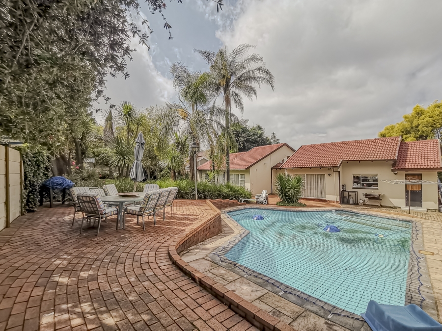 3 Bedroom Property for Sale in Wilro Park Gauteng