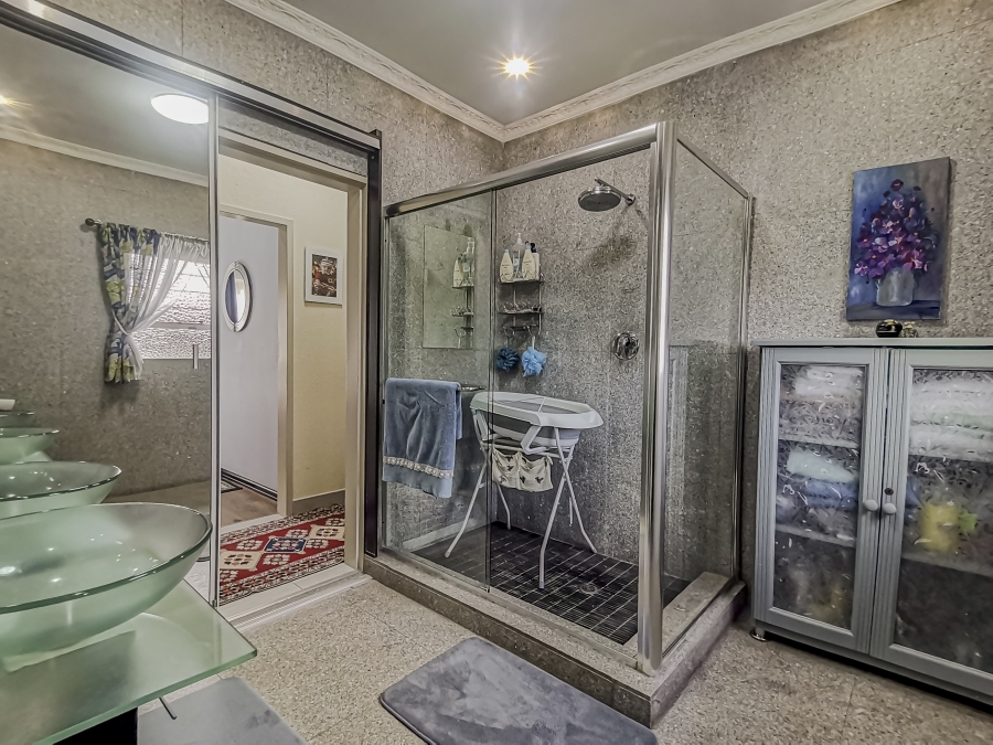 3 Bedroom Property for Sale in Wilro Park Gauteng