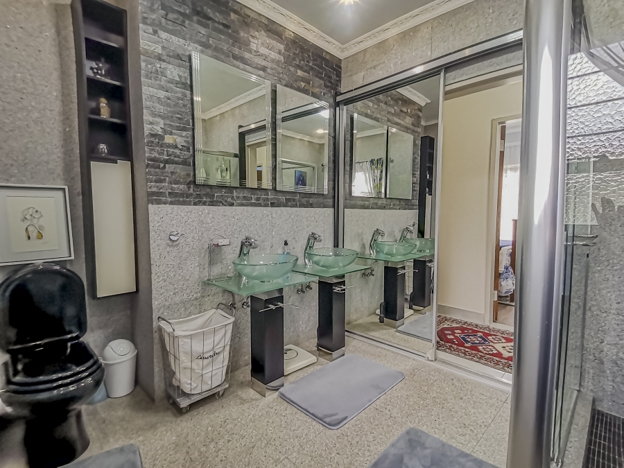 3 Bedroom Property for Sale in Wilro Park Gauteng