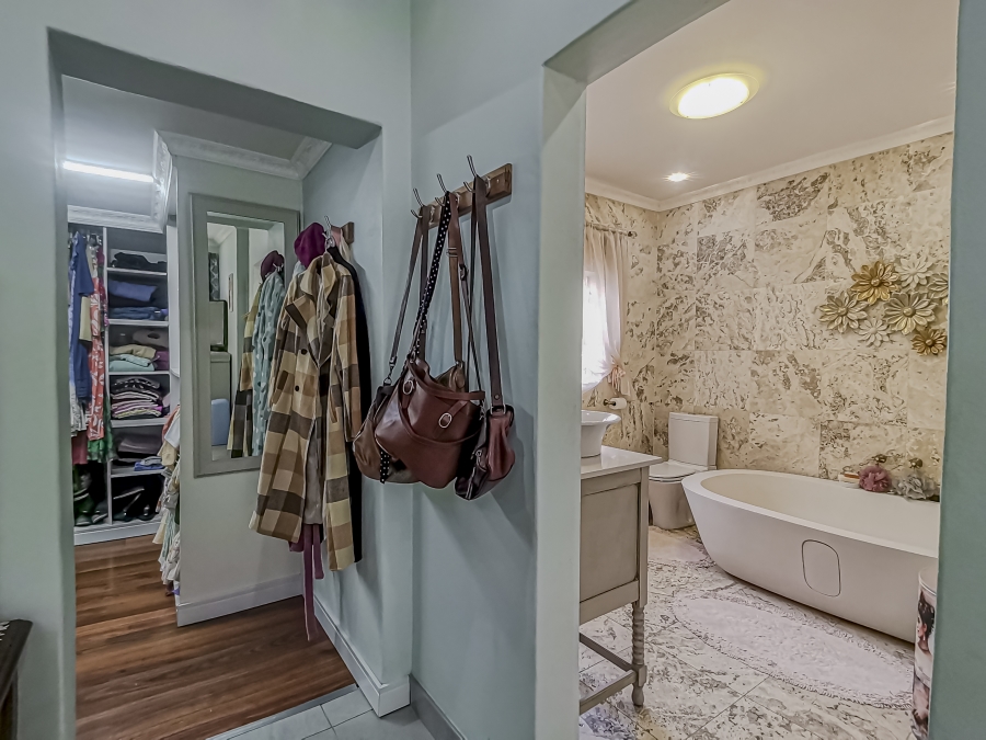 3 Bedroom Property for Sale in Wilro Park Gauteng