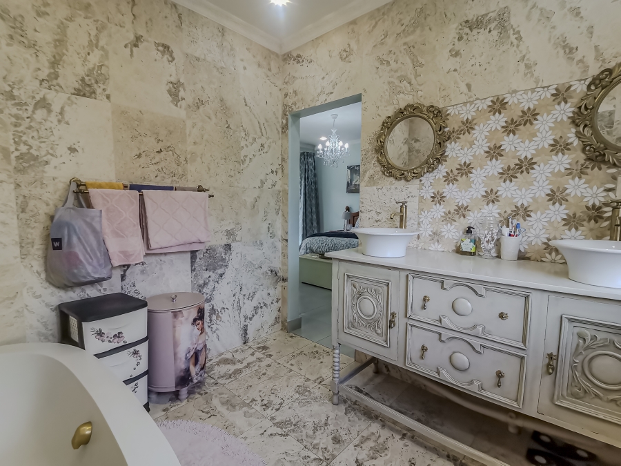 3 Bedroom Property for Sale in Wilro Park Gauteng