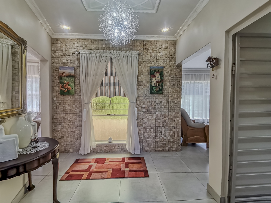 3 Bedroom Property for Sale in Wilro Park Gauteng