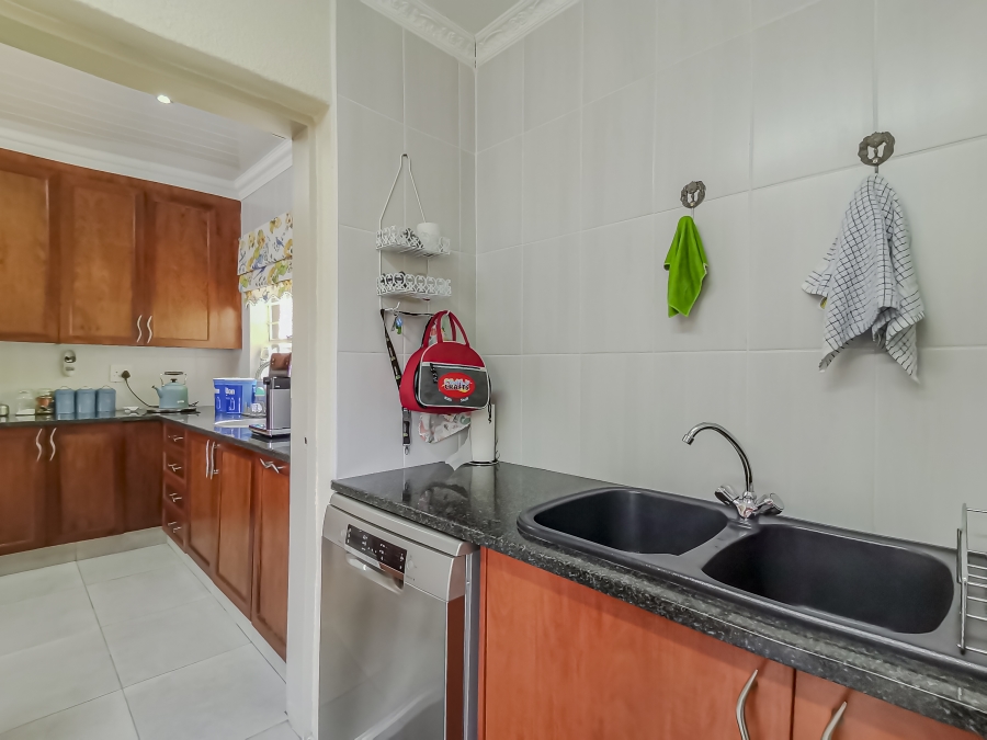 3 Bedroom Property for Sale in Wilro Park Gauteng