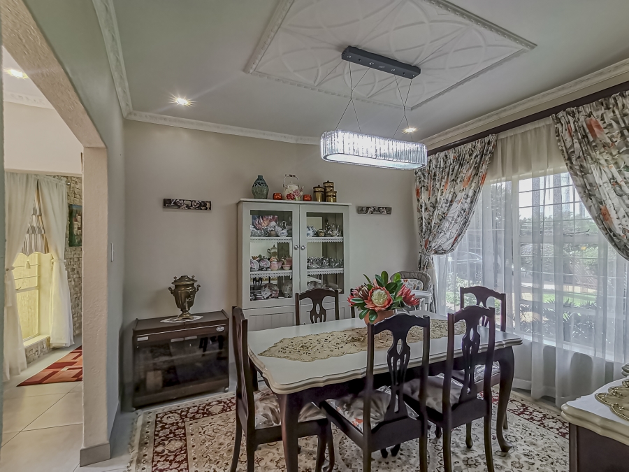 3 Bedroom Property for Sale in Wilro Park Gauteng