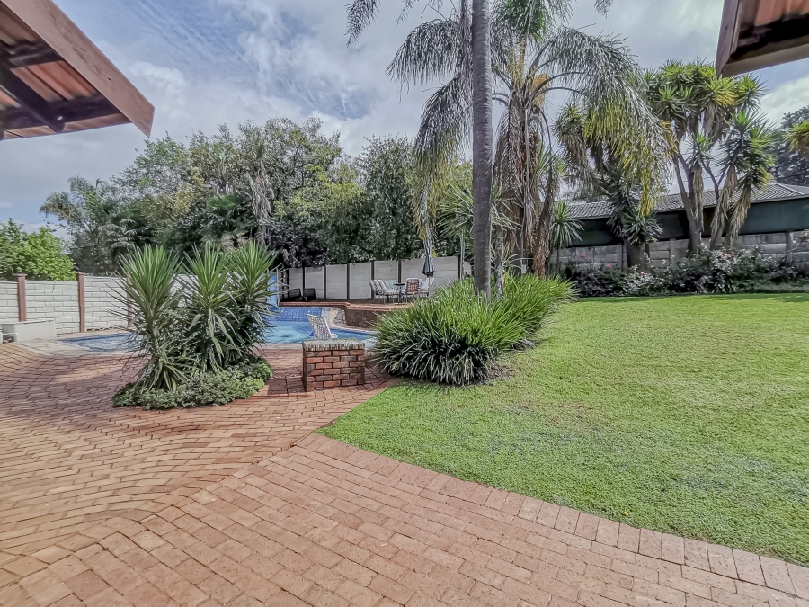 3 Bedroom Property for Sale in Wilro Park Gauteng