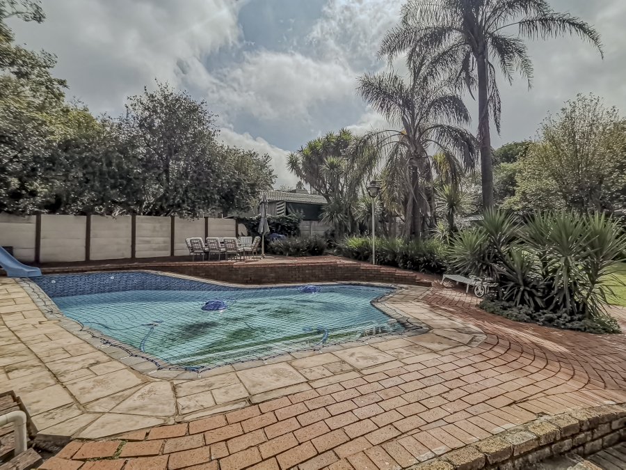 3 Bedroom Property for Sale in Wilro Park Gauteng