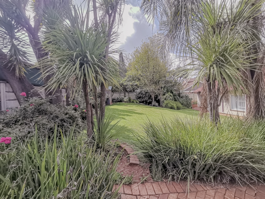 3 Bedroom Property for Sale in Wilro Park Gauteng