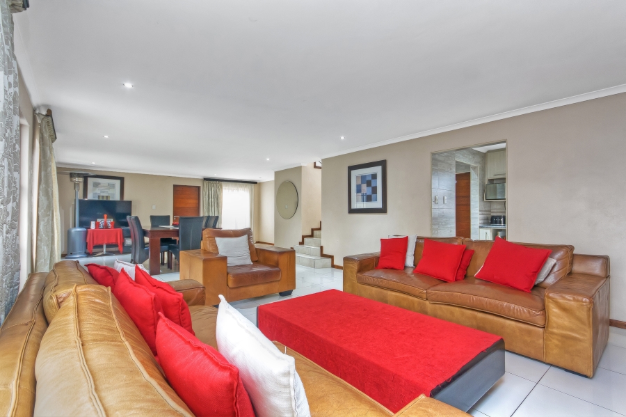 3 Bedroom Property for Sale in Kosmosdal Gauteng