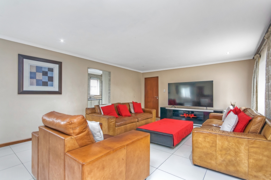 3 Bedroom Property for Sale in Kosmosdal Gauteng
