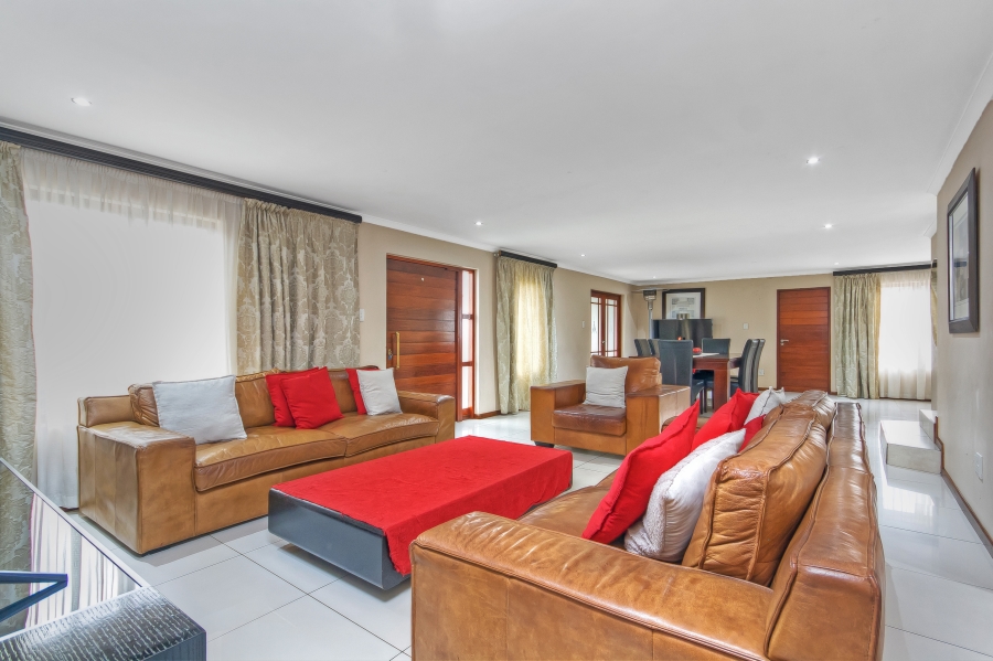 3 Bedroom Property for Sale in Kosmosdal Gauteng