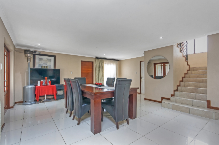 3 Bedroom Property for Sale in Kosmosdal Gauteng