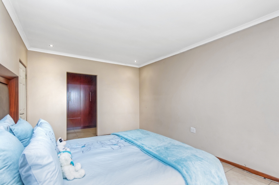 3 Bedroom Property for Sale in Kosmosdal Gauteng
