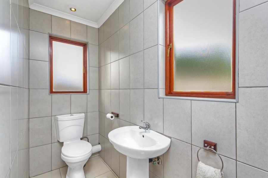 3 Bedroom Property for Sale in Kosmosdal Gauteng