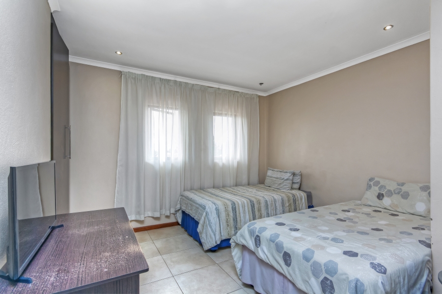 3 Bedroom Property for Sale in Kosmosdal Gauteng