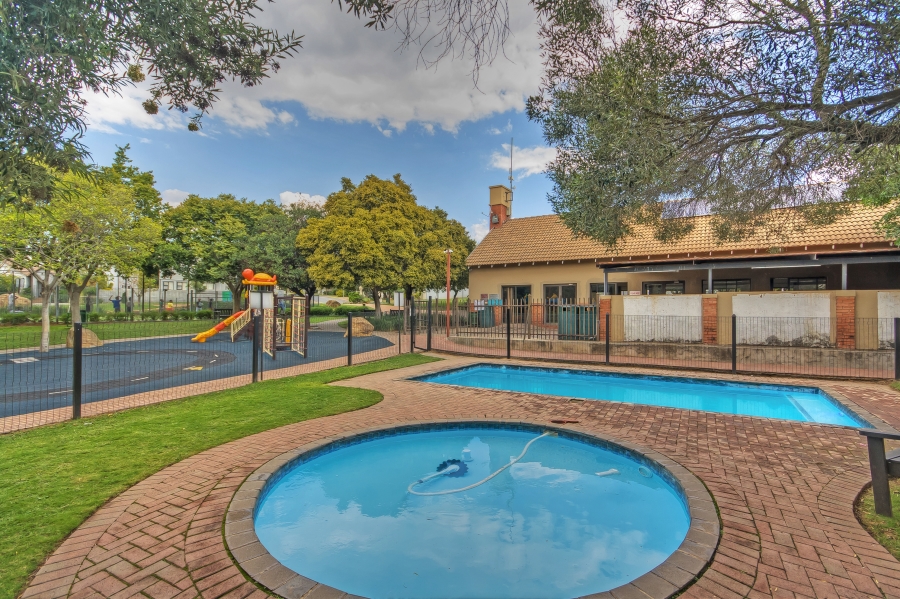 3 Bedroom Property for Sale in Kosmosdal Gauteng