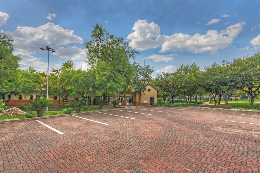 3 Bedroom Property for Sale in Kosmosdal Gauteng