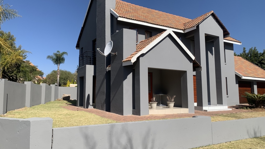 3 Bedroom Property for Sale in Kosmosdal Gauteng