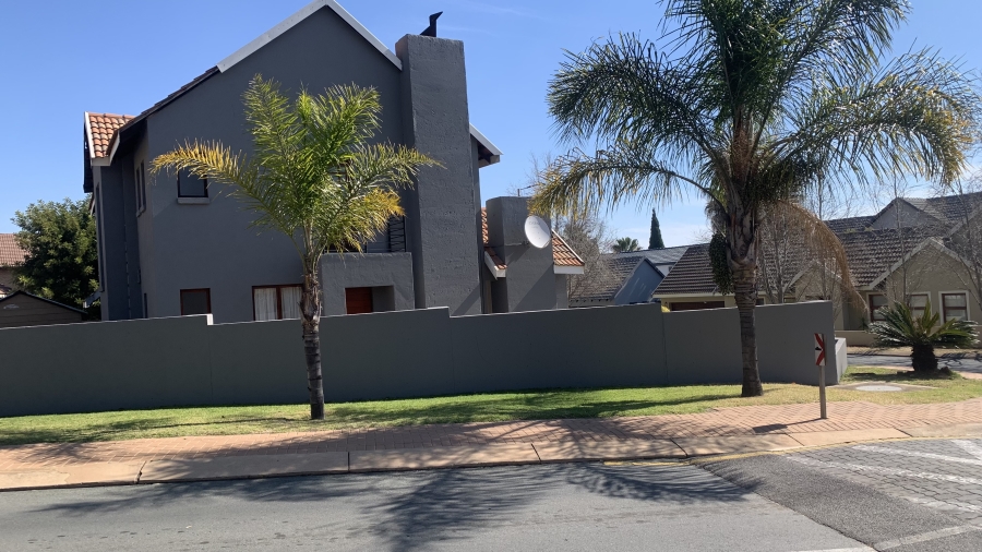 3 Bedroom Property for Sale in Kosmosdal Gauteng