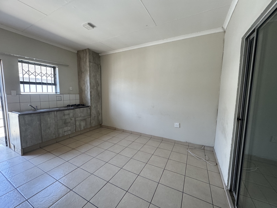 To Let 2 Bedroom Property for Rent in Delville Gauteng
