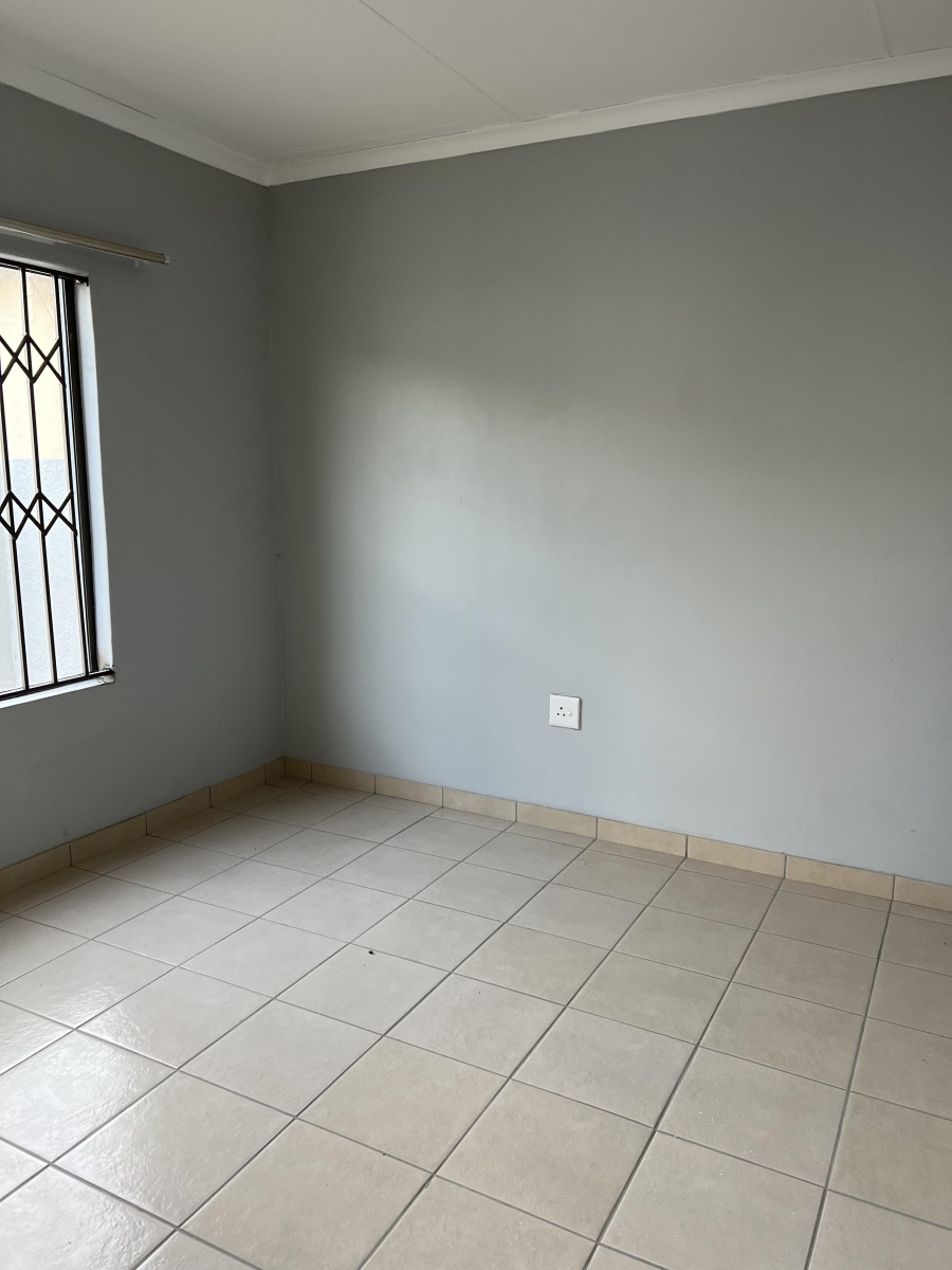 To Let 2 Bedroom Property for Rent in Delville Gauteng