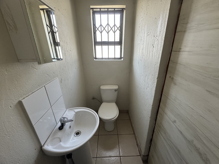 To Let 2 Bedroom Property for Rent in Delville Gauteng