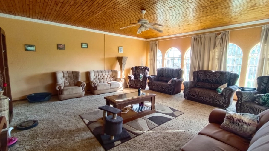 5 Bedroom Property for Sale in Tenacre A H Gauteng