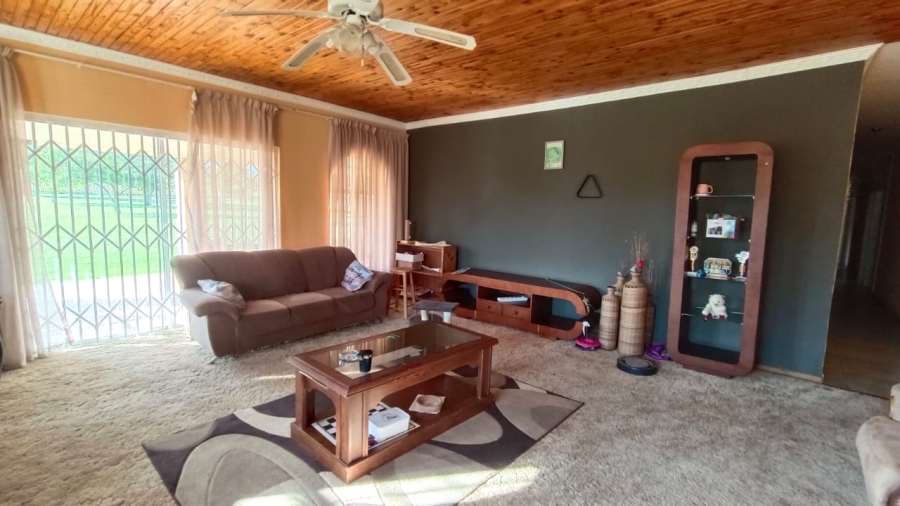5 Bedroom Property for Sale in Tenacre A H Gauteng
