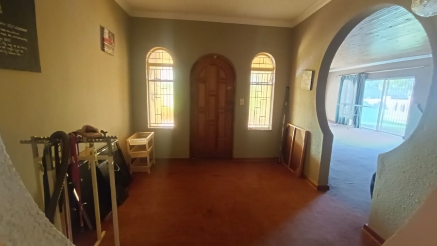 5 Bedroom Property for Sale in Tenacre A H Gauteng