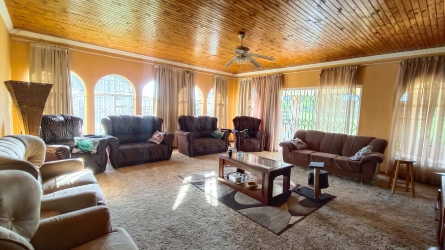 5 Bedroom Property for Sale in Tenacre A H Gauteng