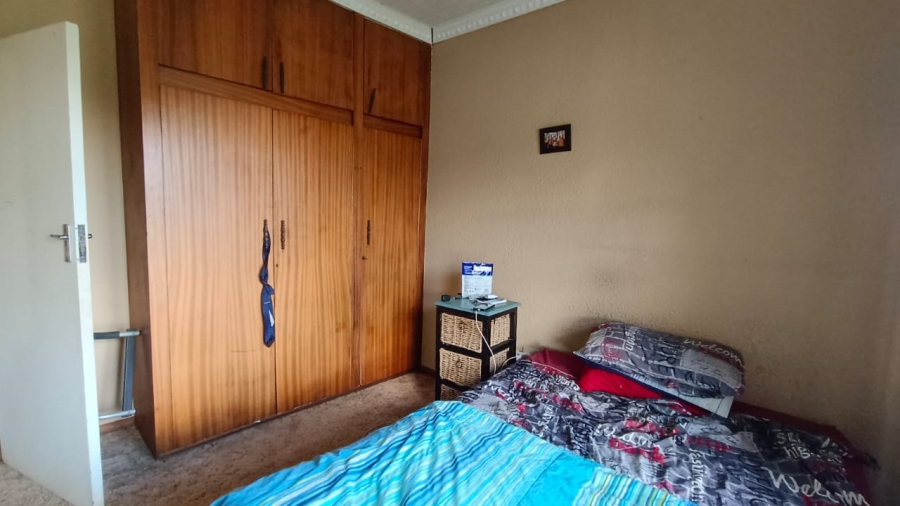 5 Bedroom Property for Sale in Tenacre A H Gauteng