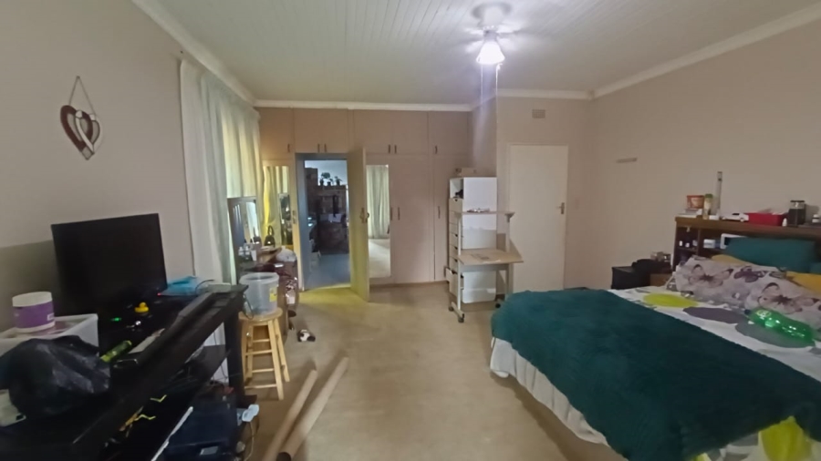 5 Bedroom Property for Sale in Tenacre A H Gauteng