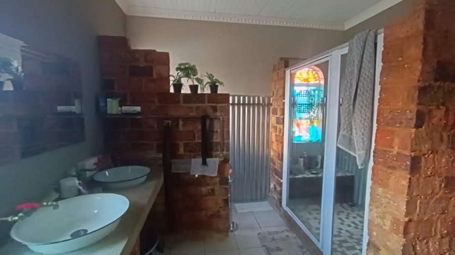 5 Bedroom Property for Sale in Tenacre A H Gauteng