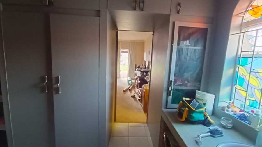 5 Bedroom Property for Sale in Tenacre A H Gauteng