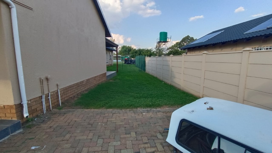 5 Bedroom Property for Sale in Tenacre A H Gauteng