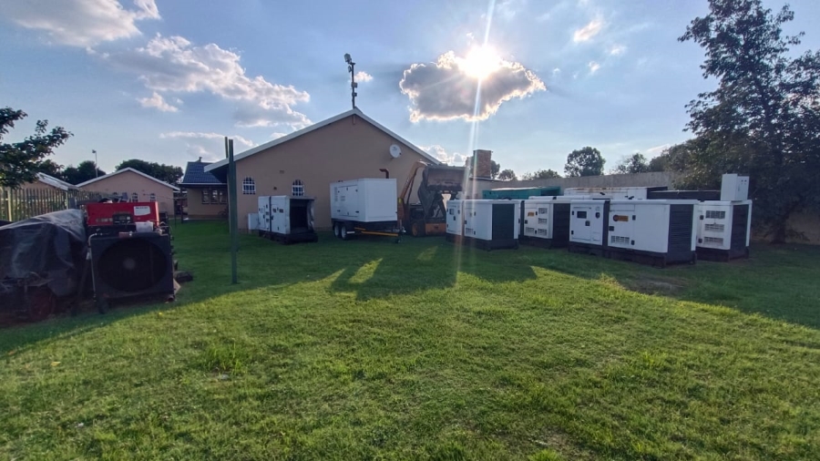 5 Bedroom Property for Sale in Tenacre A H Gauteng