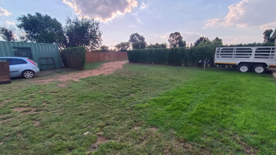 5 Bedroom Property for Sale in Tenacre A H Gauteng