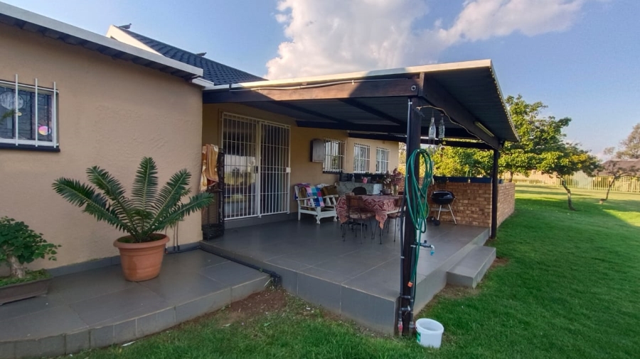 5 Bedroom Property for Sale in Tenacre A H Gauteng