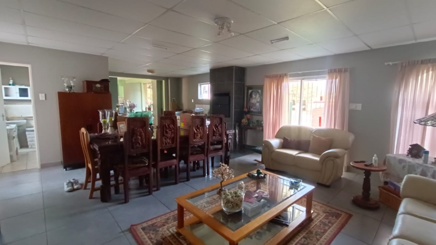 5 Bedroom Property for Sale in Tenacre A H Gauteng