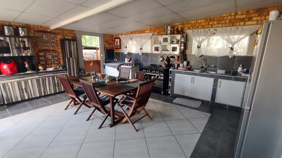 5 Bedroom Property for Sale in Tenacre A H Gauteng