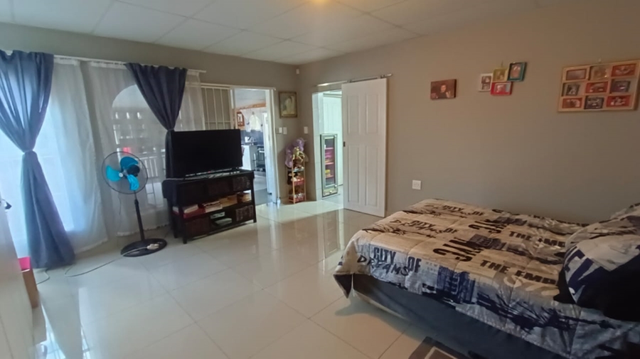 5 Bedroom Property for Sale in Tenacre A H Gauteng