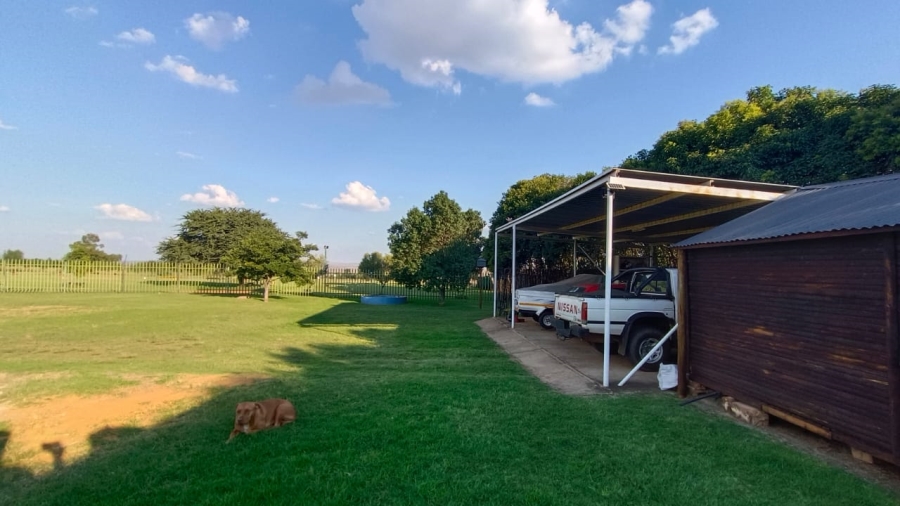 5 Bedroom Property for Sale in Tenacre A H Gauteng