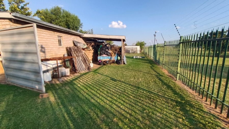 5 Bedroom Property for Sale in Tenacre A H Gauteng