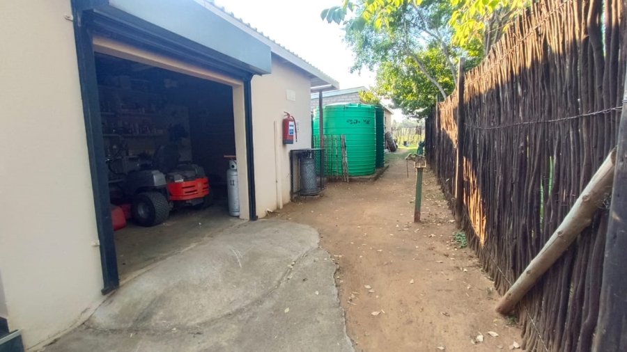 5 Bedroom Property for Sale in Tenacre A H Gauteng