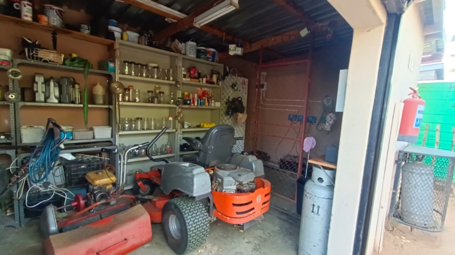 5 Bedroom Property for Sale in Tenacre A H Gauteng